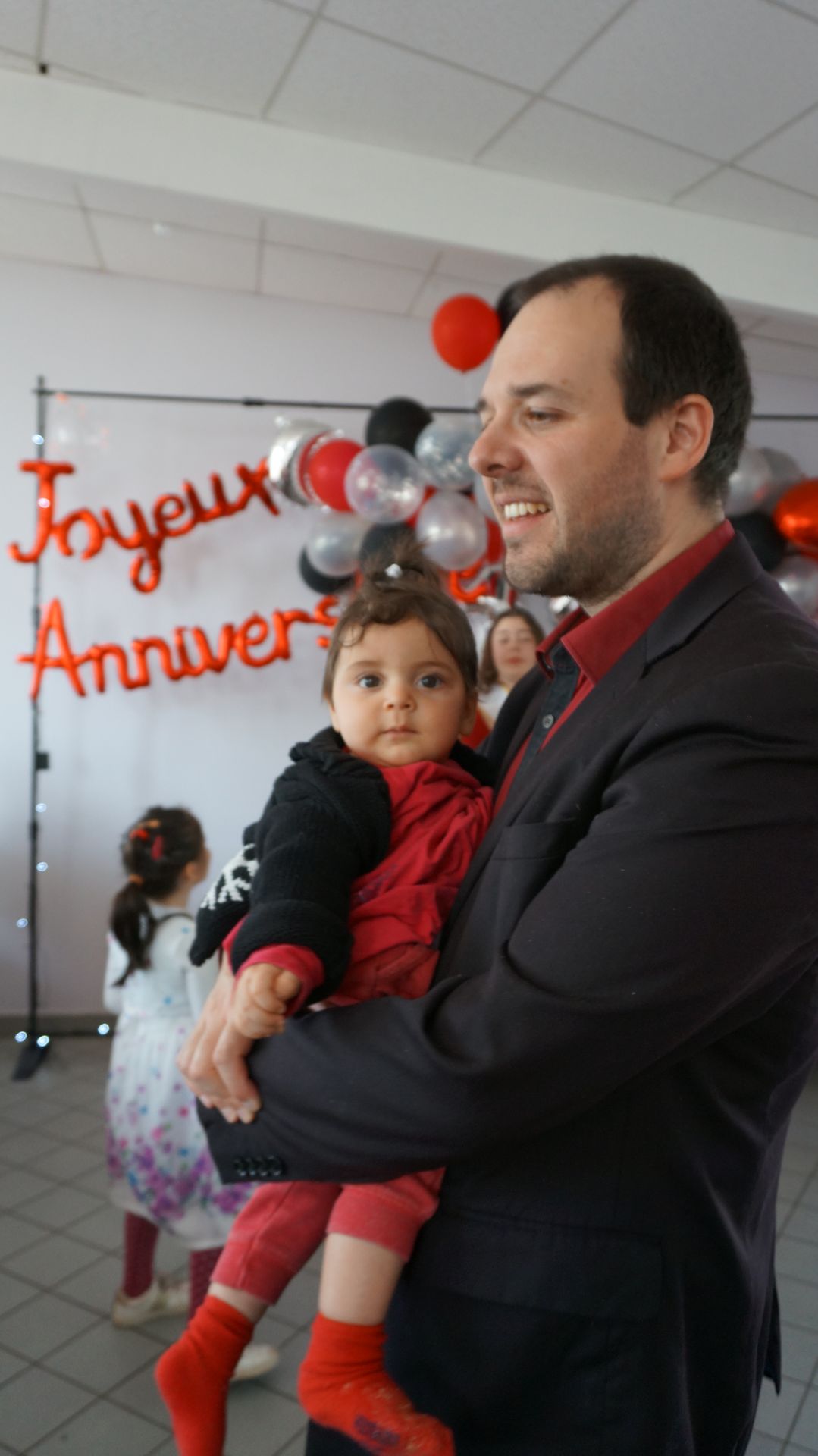 2023-05-18-(16h56m)-dsc04273-mama-razzi.jpg