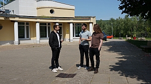 2023-05-18-(15h14m)-dsc04097-mama-razzi.jpg 2023-05-18-(15h14m)-dsc04097-mama-razzi.jpg