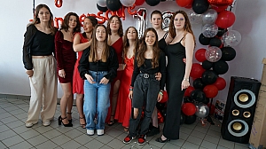 2023-05-18-(15h53m)-dsc04192-mama-razzi.jpg 2023-05-18-(15h53m)-dsc04192-mama-razzi.jpg