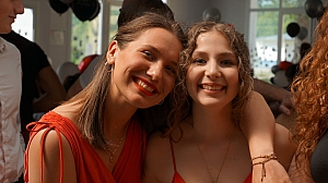 2023-05-18-(16h00m)-dsc04222-mama-razzi.jpg 2023-05-18-(16h00m)-dsc04222-mama-razzi.jpg