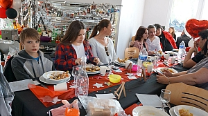 2023-05-18-(16h40m)-dsc04233-mama-razzi.jpg 2023-05-18-(16h40m)-dsc04233-mama-razzi.jpg