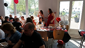 2023-05-18-(16h46m)-dsc04235-mama-razzi.jpg 2023-05-18-(16h46m)-dsc04235-mama-razzi.jpg