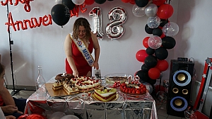 2023-05-18-(18h13m)-dsc04350-mama-razzi.jpg 2023-05-18-(18h13m)-dsc04350-mama-razzi.jpg