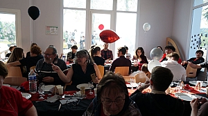 2023-05-18-(18h15m)-dsc04370-mama-razzi.jpg 2023-05-18-(18h15m)-dsc04370-mama-razzi.jpg