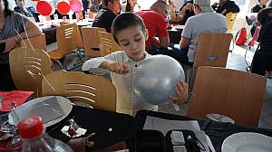 2023-05-18-(18h16m)-dsc04374-mama-razzi.jpg 2023-05-18-(18h16m)-dsc04374-mama-razzi.jpg