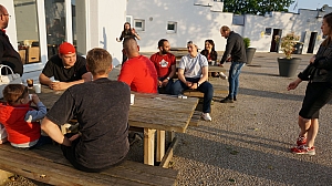 2023-05-18-(20h13m)-dsc04487-mama-razzi.jpg 2023-05-18-(20h13m)-dsc04487-mama-razzi.jpg
