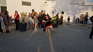 2023-05-18-(20h32m)-dsc04528-mama-razzi.jpg 2023-05-18-(20h32m)-dsc04528-mama-razzi.jpg