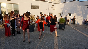 2023-05-18-(20h37m)-dsc04532-mama-razzi.jpg 2023-05-18-(20h37m)-dsc04532-mama-razzi.jpg