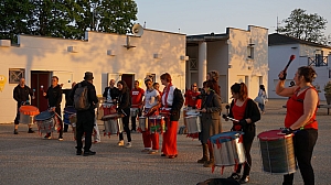 2023-05-18-(20h49m)-dsc04539-mama-razzi.jpg 2023-05-18-(20h49m)-dsc04539-mama-razzi.jpg