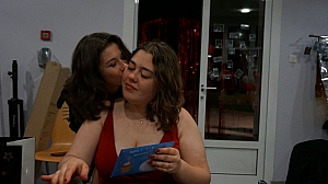 2023-05-18-(22h42m)-dsc04677-mama-razzi.jpg 2023-05-18-(22h42m)-dsc04677-mama-razzi.jpg