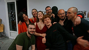 2023-05-18-(23h41m)-dsc04702-mama-razzi.jpg 2023-05-18-(23h41m)-dsc04702-mama-razzi.jpg