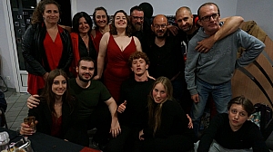 2023-05-18-(23h42m)-dsc04707-mama-razzi.jpg 2023-05-18-(23h42m)-dsc04707-mama-razzi.jpg