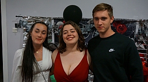 2023-05-18-(23h43m)-dsc04715-mama-razzi.jpg 2023-05-18-(23h43m)-dsc04715-mama-razzi.jpg