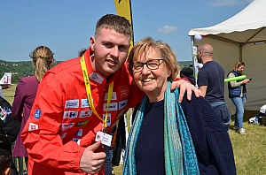 2023-05-25-(15h47m)-dsc_4567-mama-razzi.jpg 2023-05-25-(15h47m)-dsc_4567-mama-razzi.jpg