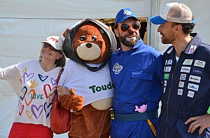 2023-05-25-(16h47m)-dsc_4987-mama-razzi.jpg 2023-05-25-(16h47m)-dsc_4987-mama-razzi.jpg