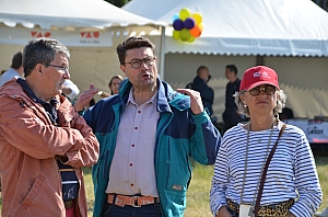 2023-05-25-(17h13m)-dsc_5156-mama-razzi.jpg 2023-05-25-(17h13m)-dsc_5156-mama-razzi.jpg