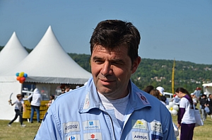 2023-05-25-(17h25m)-dsc_5194-mama-razzi.jpg 2023-05-25-(17h25m)-dsc_5194-mama-razzi.jpg