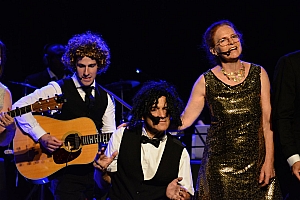 2023-06-23-(21h04)-dsc_0013-mama-razzi.jpg 2023-06-23-(21h04)-dsc_0013-mama-razzi.jpg