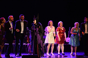 2023-06-23-(21h13)-dsc_0045-mama-razzi.jpg 2023-06-23-(21h13)-dsc_0045-mama-razzi.jpg