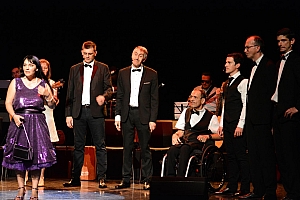2023-06-23-(21h26)-dsc_0105-mama-razzi.jpg 2023-06-23-(21h26)-dsc_0105-mama-razzi.jpg
