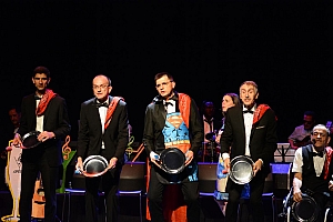 2023-06-23-(21h34)-dsc_0147-mama-razzi.jpg 2023-06-23-(21h34)-dsc_0147-mama-razzi.jpg