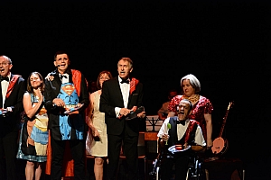 2023-06-23-(21h35)-dsc_0151-mama-razzi.jpg 2023-06-23-(21h35)-dsc_0151-mama-razzi.jpg