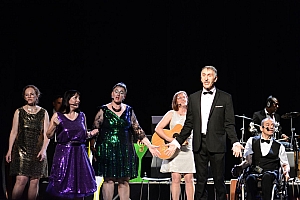 2023-06-23-(21h56)-dsc_0333-mama-razzi.jpg 2023-06-23-(21h56)-dsc_0333-mama-razzi.jpg