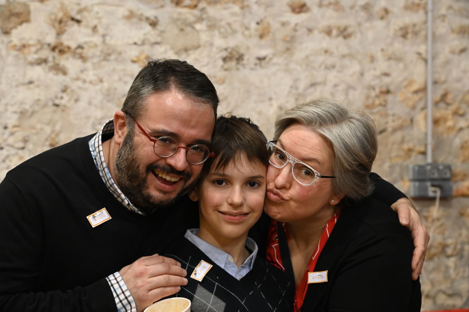 2024-03-16-DSC_4353-mama-razzi.JPG