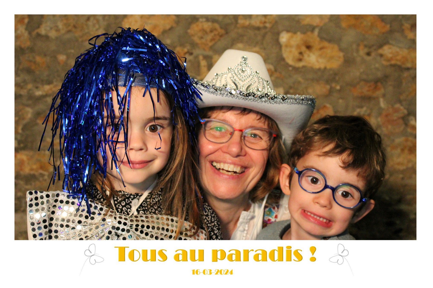 photobooth-2024-03-16_21h19m31s_329.jpg