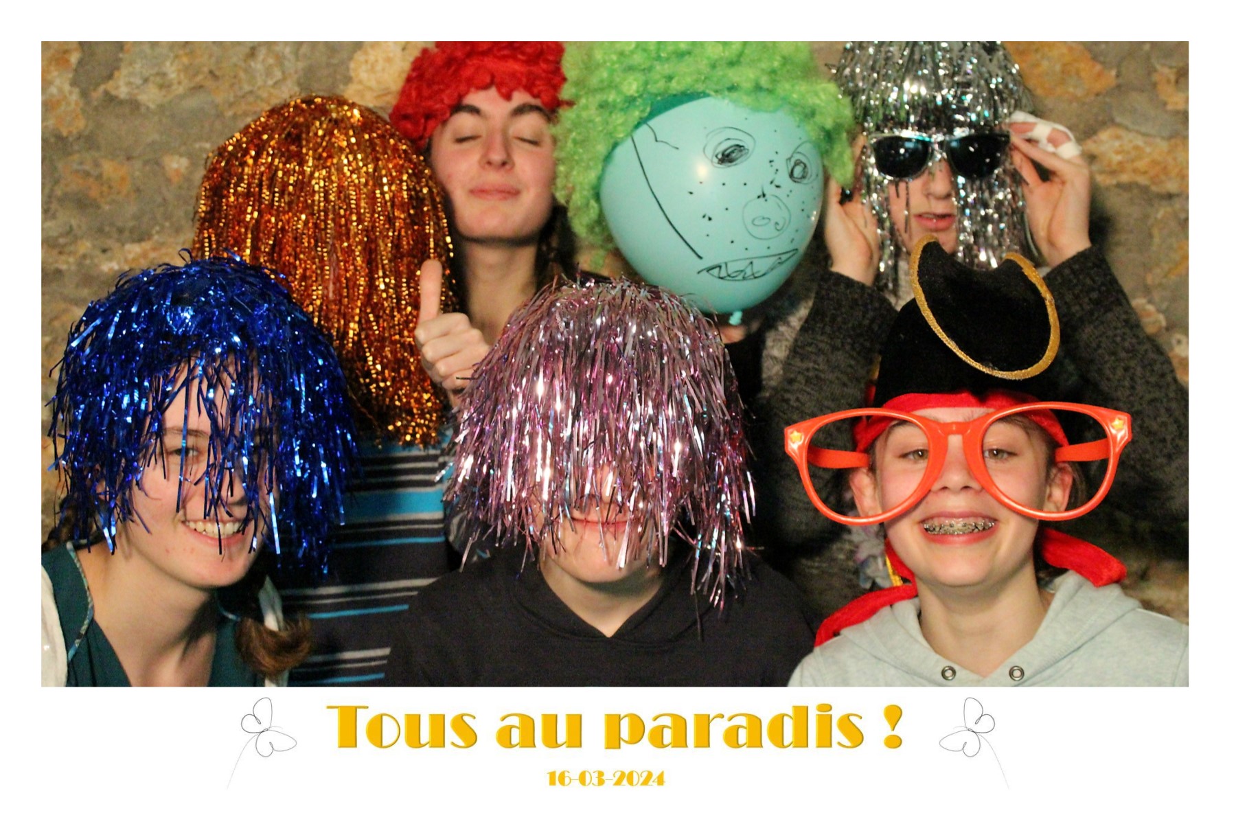 photobooth-2024-03-16_21h30m45s_682.jpg