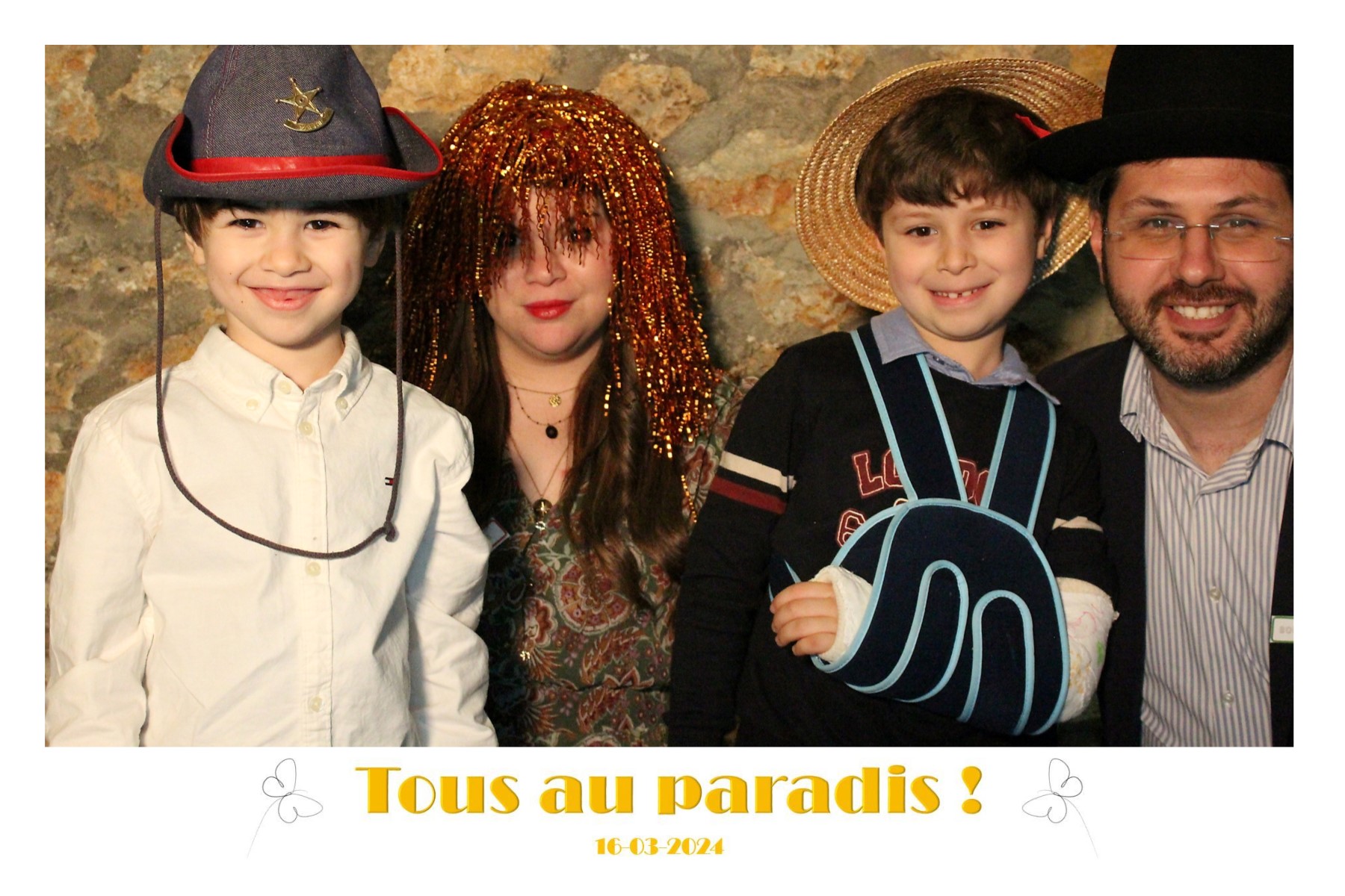 photobooth-2024-03-16_21h44m54s_751.jpg