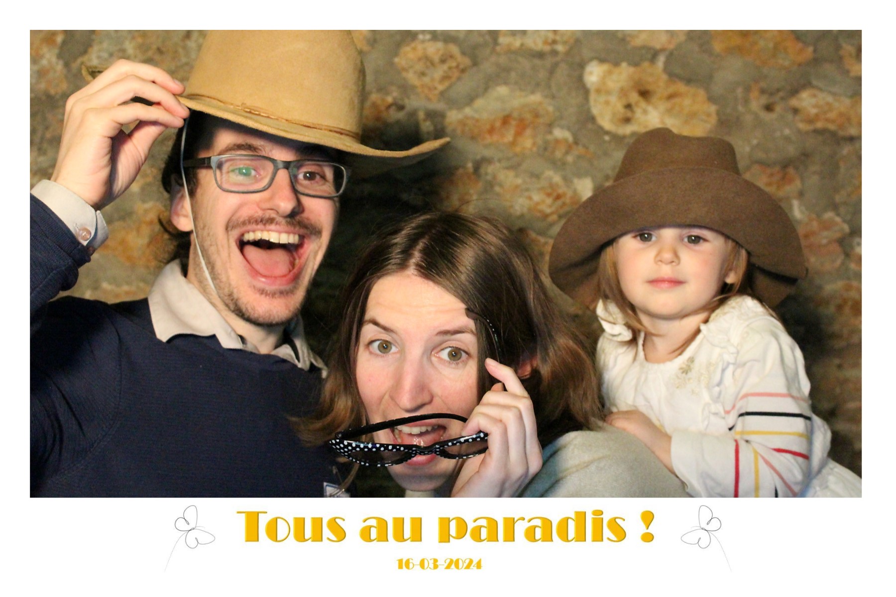 photobooth-2024-03-16_22h51m53s_402.jpg