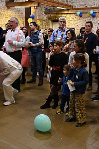 2024-03-16-DSC_4052-mama-razzi.JPG