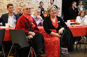 2024-03-16-DSC_4151-mama-razzi.JPG