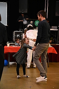2024-03-17-DSC_4501-mama-razzi.JPG