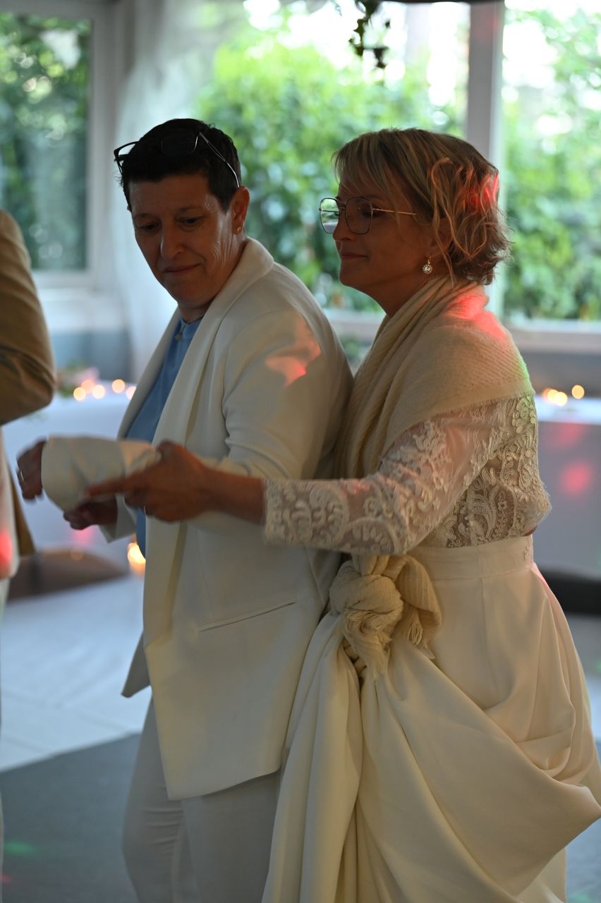 2024-05-04-dsc_7504-marion-gregory-soiree-mariage-mama-razzi.jpg