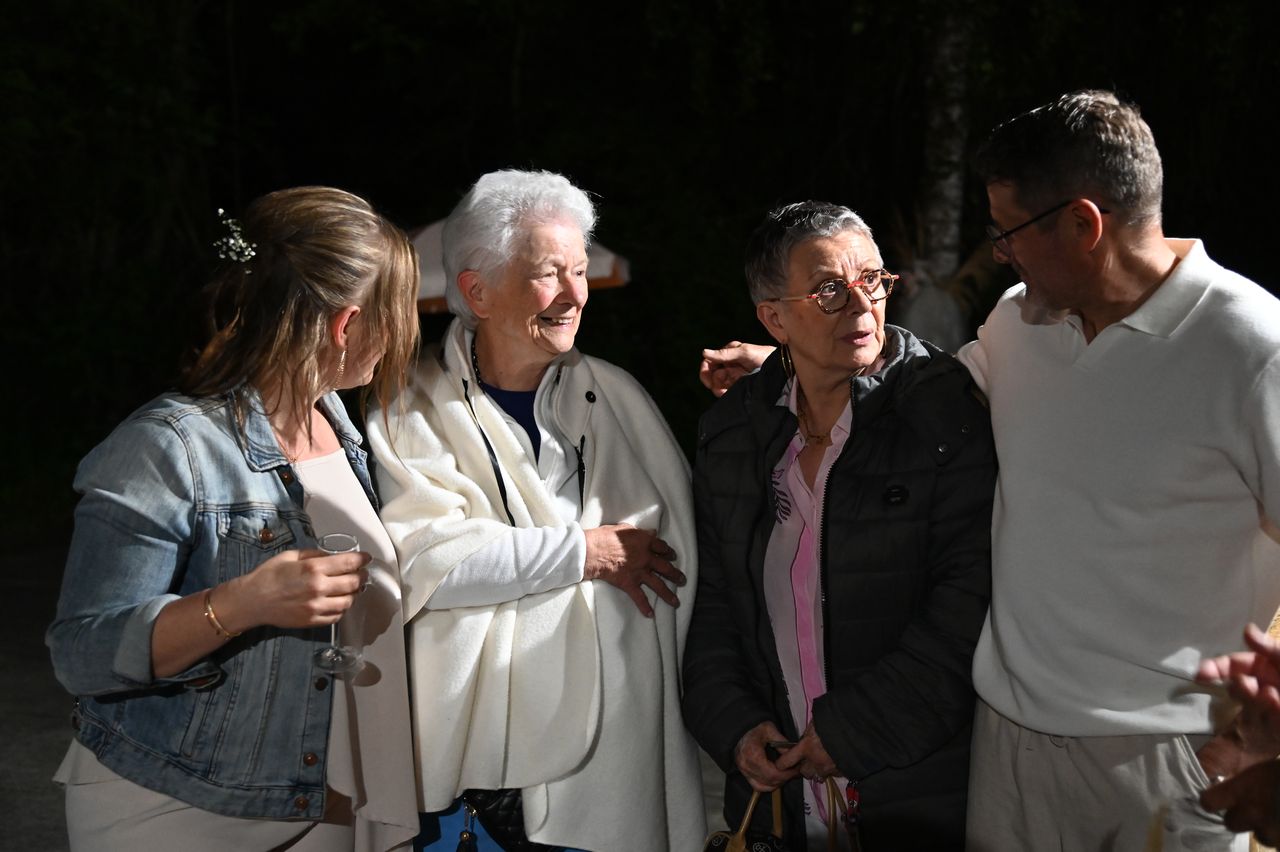 2024-05-05-dsc_8519-marion-gregory-soiree-mariage-mama-razzi.jpg