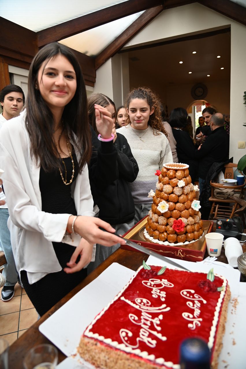 2024-11-16-(16h20)-DSC_2369-(mama-razzi).JPG