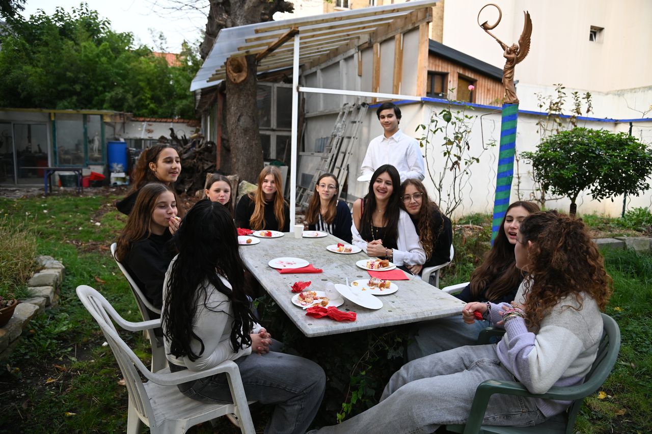 2024-11-16-(16h37)-DSC_2459-(mama-razzi).JPG