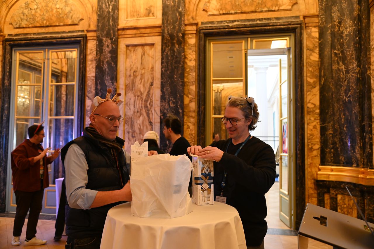 2024-12-13-(18h48m50s)-DSC_3471-(mama-razzi).JPG