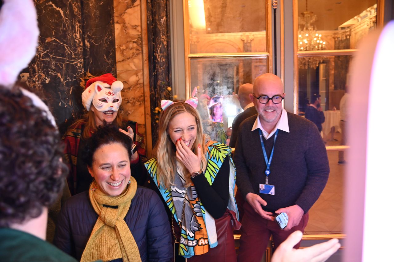2024-12-13-(19h16m34s)-DSC_3486-(mama-razzi).JPG