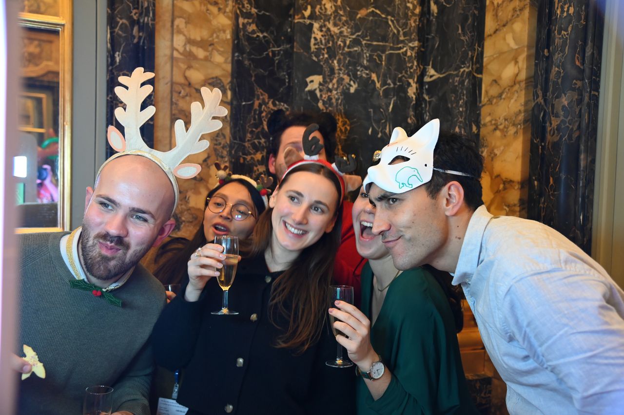 2024-12-13-(19h50m32s)-DSC_3593-(mama-razzi).JPG