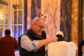 2024-12-13-(18h48m46s)-DSC_3470-(mama-razzi).JPG 2024-12-13-(18h48m46s)-DSC_3470-(mama-razzi).JPG