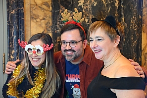 2024-12-13-(19h44m28s)-DSC_3575-(mama-razzi).JPG 2024-12-13-(19h44m28s)-DSC_3575-(mama-razzi).JPG