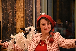 2024-12-13-(20h08m10s)-DSC_3660-(mama-razzi).JPG 2024-12-13-(20h08m10s)-DSC_3660-(mama-razzi).JPG