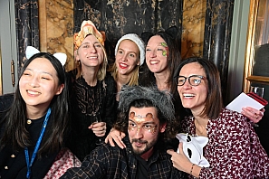 2024-12-13-(20h46m30s)-DSC_3759-(mama-razzi).JPG 2024-12-13-(20h46m30s)-DSC_3759-(mama-razzi).JPG