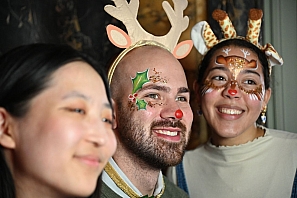 2024-12-13-(21h49m42s)-DSC_3913-(mama-razzi).JPG 2024-12-13-(21h49m42s)-DSC_3913-(mama-razzi).JPG