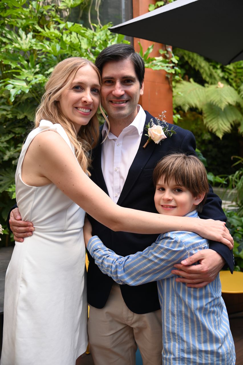2025-05-10-(19h38m54s)-DSC_8850-melanie-jorge-(mama-razzi).JPG