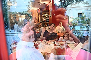 2025-05-10-(20h44m16s)-DSC_8930-melanie-jorge-(mama-razzi).JPG 2025-05-10-(20h44m16s)-DSC_8930-melanie-jorge-(mama-razzi).JPG